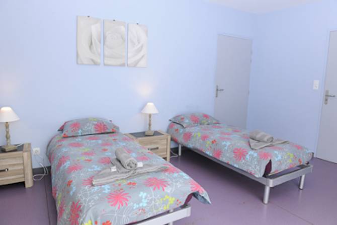 CHAMBRE SPACIEUSE ET LUMINEUSE